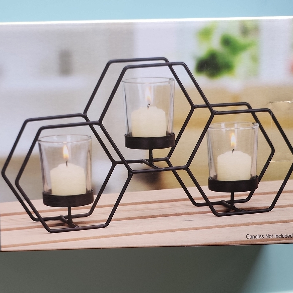 Trueliving Hexagonal Black Metal Candle Holder - Picture 3 of 4